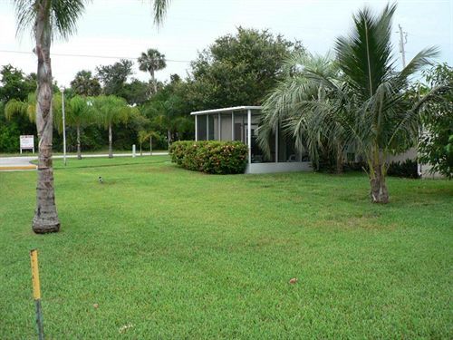 Sandrift Motel Sebastian Buitenkant foto